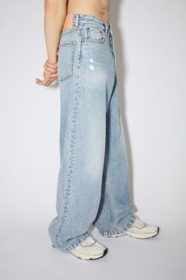 Loose Fit Jeans