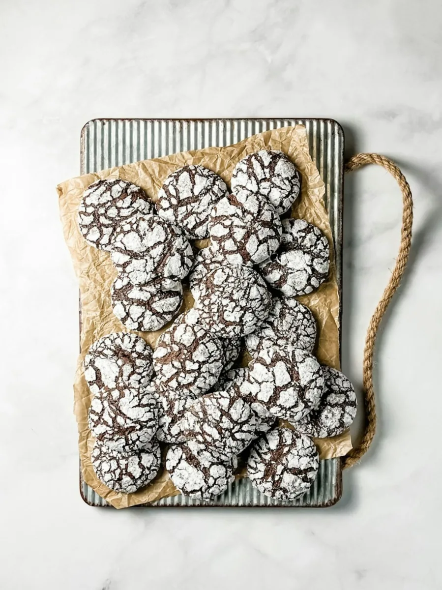 Chocolate crinkle cookies with a cracked powdered sugar top