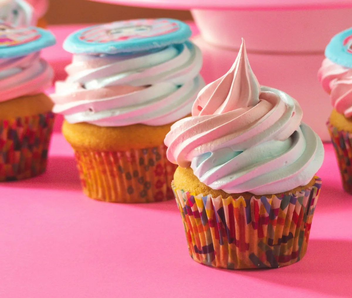 Cupcakes with swirled frosting
