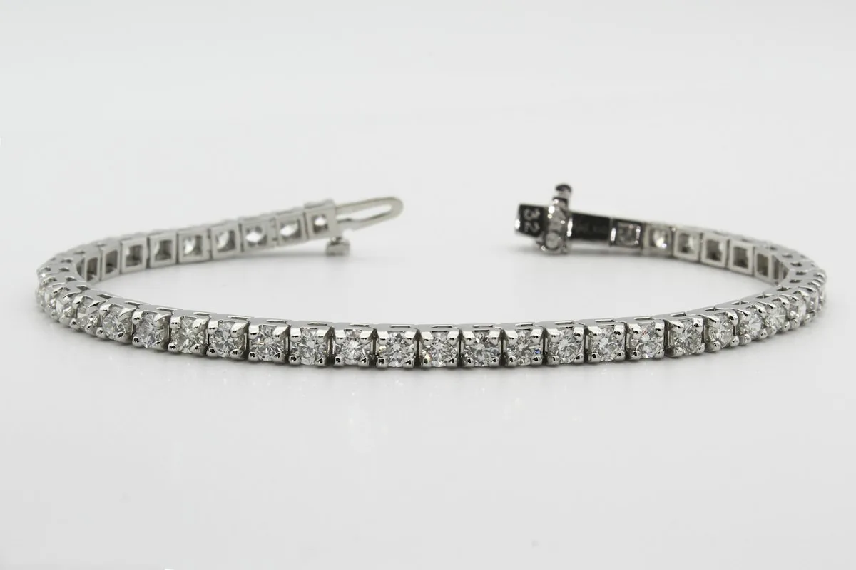 Diamond tennis bracelet