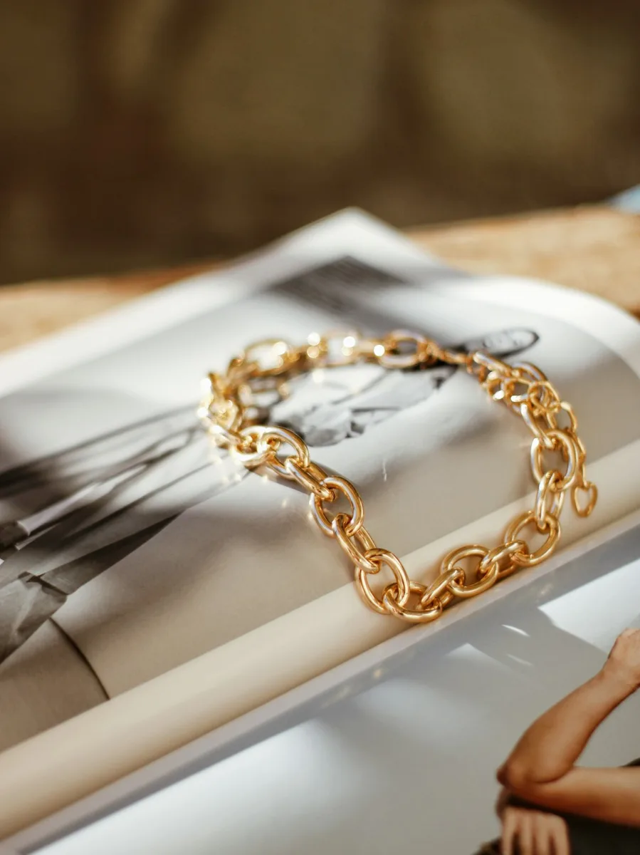 Gold chain bracelet