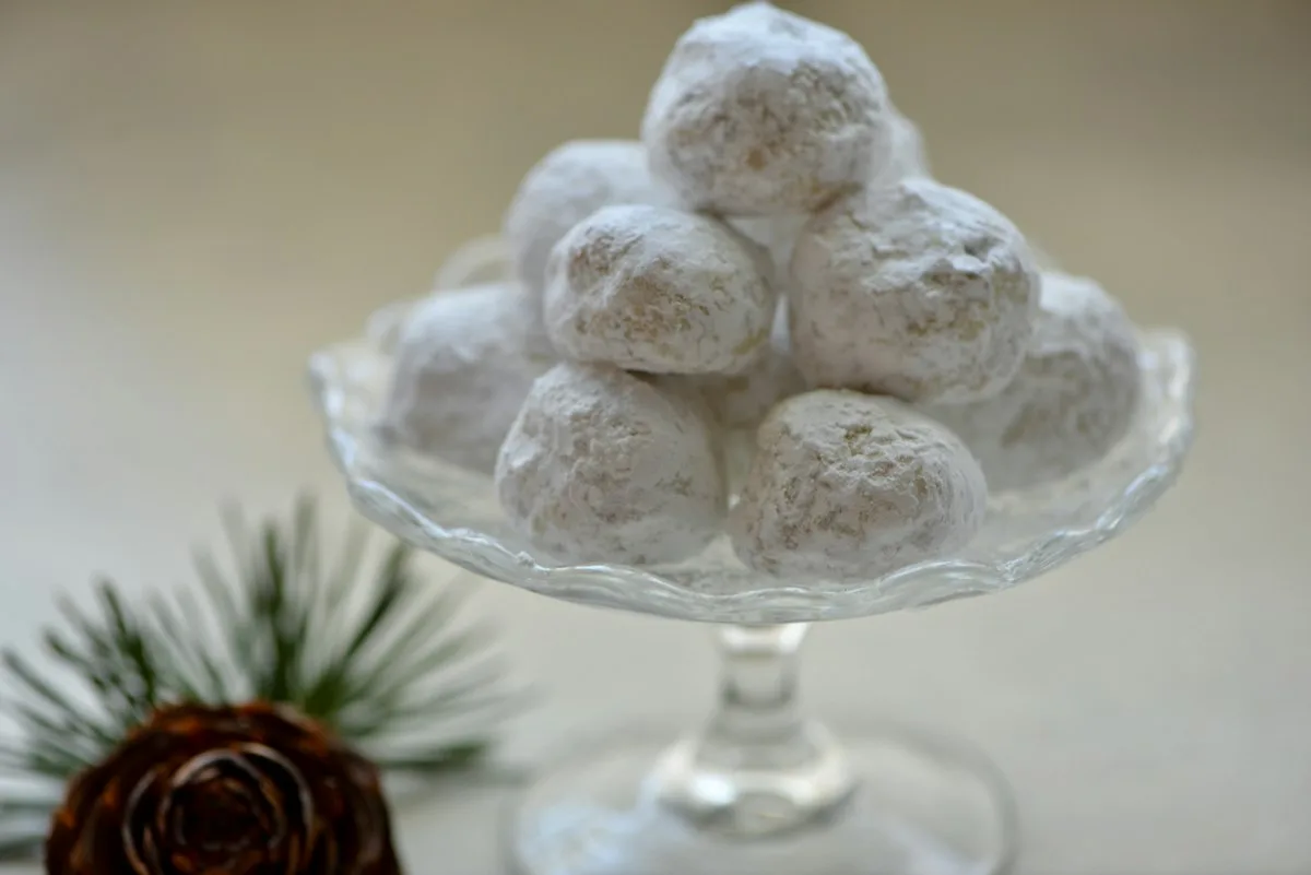 Snowball cookies coated in powdered sugar