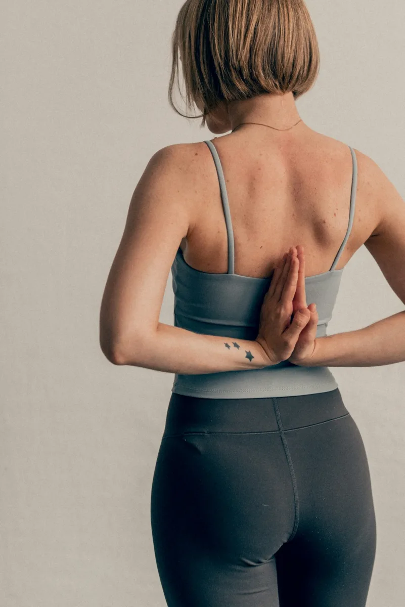 Woman wearing black leggings